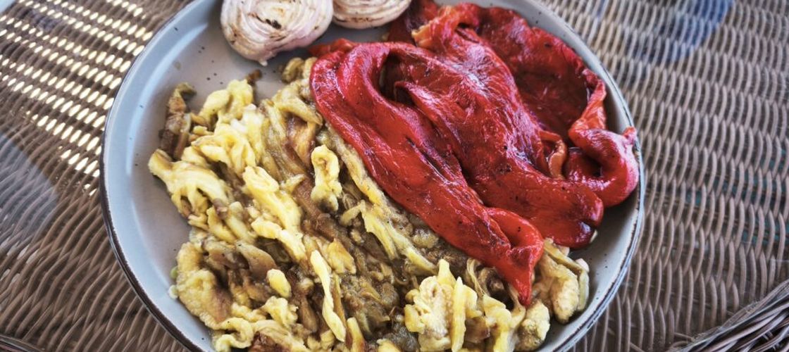 VIDEO FOTO | O salată de vinete în stil catalan. Secretul stă în cel mai bun ulei de măsline