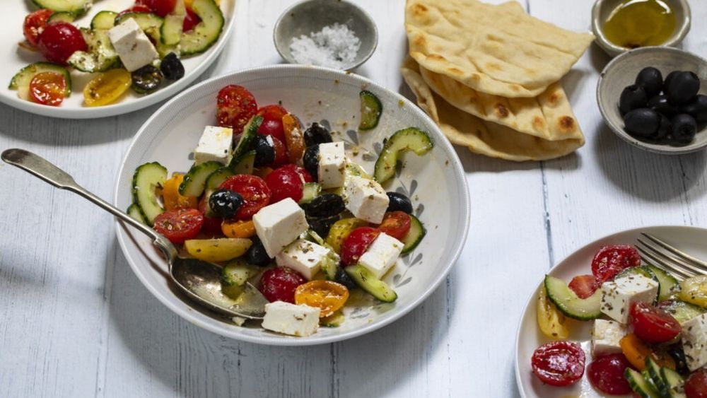 Cum poți reduce cu 25% riscul de AVC prin dietă. Un studiu publicat de cea mai importantă asociație a neurologilor americani contrazice noile recomandări MAHA, care promovează consumul de carne și grăsimi animale