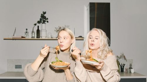 8 alimente cu efect anti-îmbătrânire, care te-ar putea ajuta să pari mai tânăr/ă decât ești