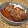 VIDEO – FOTO | Ceafă de porc fragedă preparată în friteuză sau la cuptor, cu garnitură de orez basmati și sos de curry