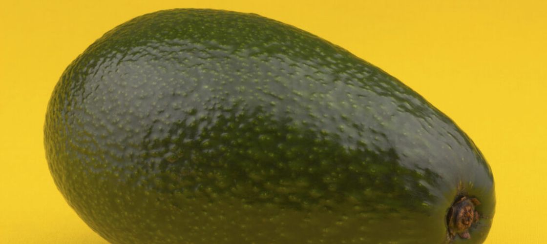 Cum alegi un avocado bun. Detaliul simplu pe care trebuie să-l verifici înainte să-l cumperi