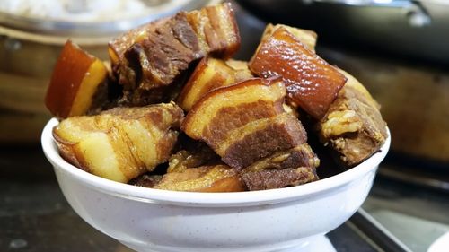 Studiu: Dezvoltarea cancerului, favorizată de anumite microorganisme din microflora intestinală / De vină ar fi o alimentație bogată în grăsimi