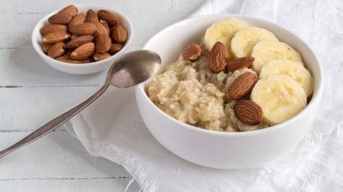 Top 3 alimente care conferă energie. Toate sunt specifice micului dejun sau gustărilor de peste zi