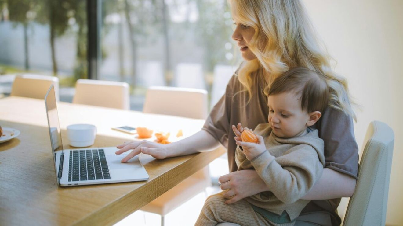 Ești mamă, lucrezi și te simți epuizată? Iată o serie de trucuri pentru a te pune pe picioare/ Specialiștii în nutriție recomandă, în primul rând, un mic dejun sănătos