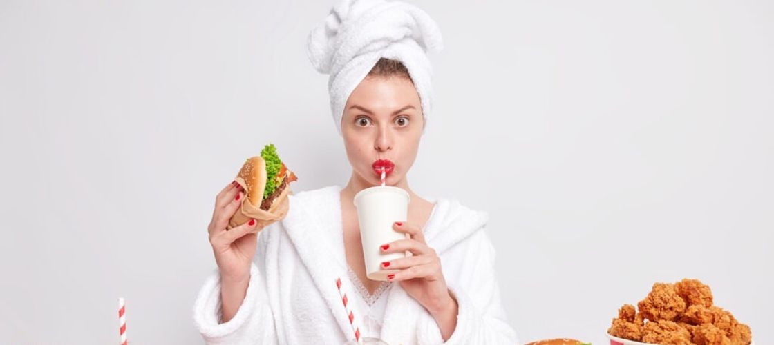 Cele cinci lucruri care îngrașă cel mai mult, conform nutriționiștilor/ Combinații periculoase pe care n-ar trebui să le consumi