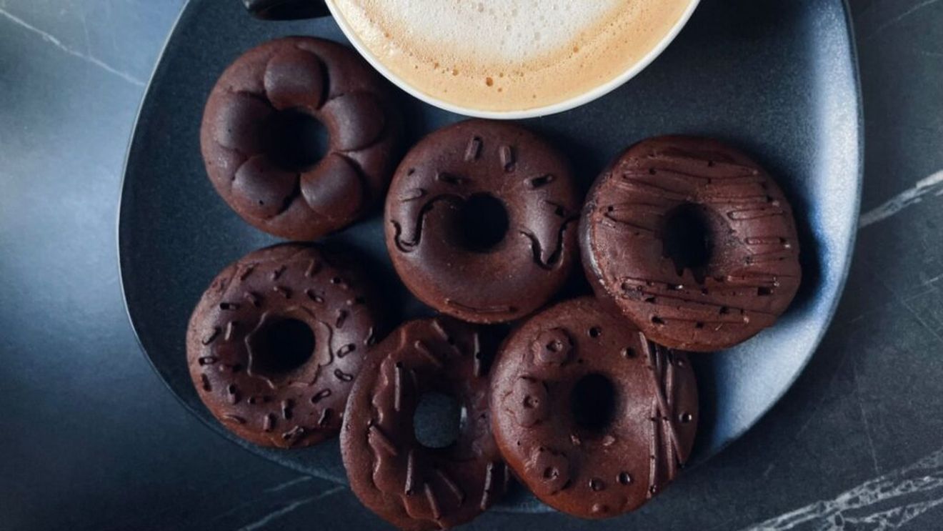 FOTO | Gogoși proteice cu cacao, desertul sănătos care nu-ți sabotează antrenamentele