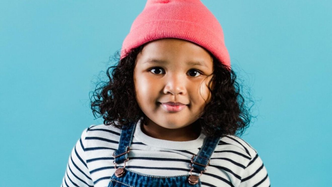 Un nutritionist ne învață câteva trucuri pentru a putea ține un copil obez la dietă/ Iată ce gustări atractive și sănătoase îi putem pune în pachețelul pentru școală