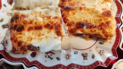 Rețetele Juanitei: Canelones cu carne de pasăre/ Prânzul tradițional al spaniolilor în ziua de Sfântul Ștefan este și o modalitate de a recicla ceea ce rămâne din puiul sau curcanul de la masa de Crăciun