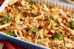 Pui Teriyaki la tavă, preparată într-un singur vas / Rețeta rapidă care combină orezul, legumele și puiul într-un preparat complet