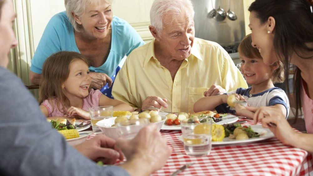 De ce dieta anilor ’80 reprezintă un model de sănătate / Specialiști: Revenirea la alimentația din anii 1980, cheia pentru a combate obezitatea și diabetul la generațiile tinere