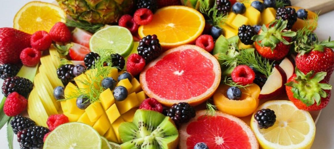 Smoothie, suc sau fruct întreg? Ce spune un studiu recent despre cea mai sănătoasă variantă de consum