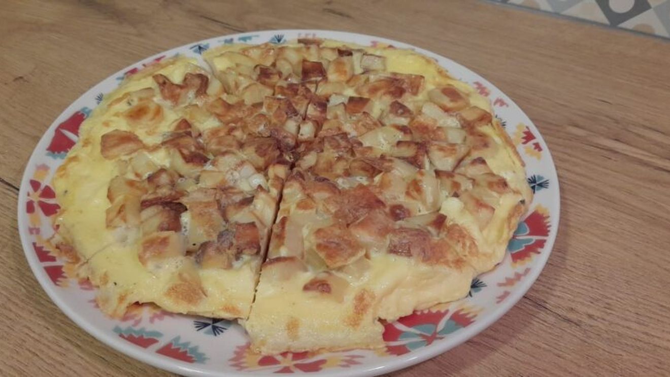 VIDEO Rețetele Juanitei: Tortilla de patatas. Omleta spaniolă cu cartofi prăjiți