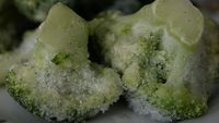 Șase legume pe care un nutriționist recomandă să le cumperi congelate, nu proaspete / În unele cazuri pot păstra mai bine nutrienții