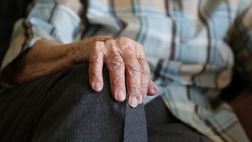 Cel mai bătrân bărbat în viaţă din lume a împlinit 112 ani: Mănâncă „fish and chips” în fiecare vineri și nu are o dietă specială