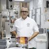 Înghețata „La Roja”, desertul creat pentru suporterii Spaniei la Cupa Mondială/Ea are spirale de zmeură și mango, care reproduc culorile steagului spaniol/ Rețeta va fi disponibilă în peste 1.000 de gelaterii artizanale