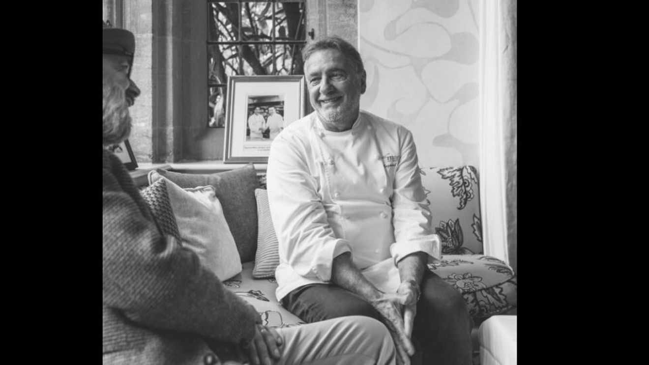 Renumitul chef Raymond Blanc, noul ambasador al Fundației Regelui Charles, alături de David Beckham sau Sienna Miller: „Am petrecut trei ore cu Regele sub o ploaie năprasnică și am simțit că este un frate de arme”