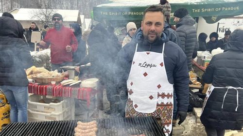 Festivalul 'Iarna, tradiţii şi obiceiuri la Lepşa', în Vrancea/ Țuică fiartă, preparate tradiționale și o expoziție despre speciile rare de fluturi şi fosilele din Parcul Naţional Putna - Vrancea