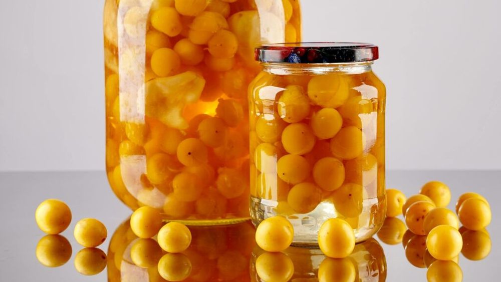 Fructele conservate sunt bune pentru persoanele care suferă de diabet?/ Nutriționiștii susțin că, din punct de vedere nutrițional, fructele conservate sunt comparabile cu cele proaspete sau congelate, iar consumul moderat rămâne cheia