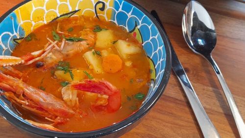 Rețetele Juanitei. Zarzuela sau mâncarea ca teatru și masa ca scenă. Totul în pur stil mediteranean