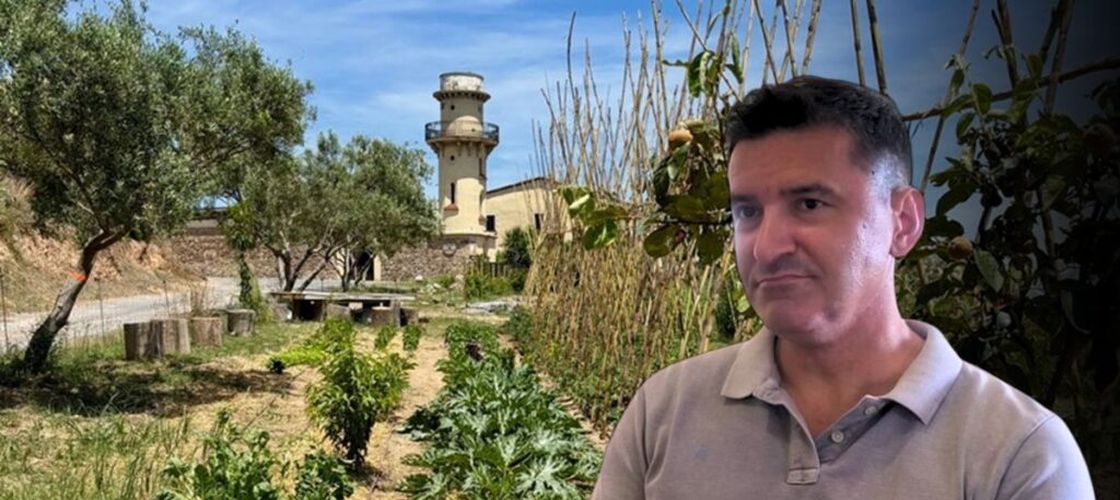 FOTO-VIDEO | Doi români au deschis o școală Montessori lângă Barcelona, unde copiii învață să planteze, să gătească și să vândă ouă / „Este o lecție de viață, adaptată nivelului lor de înțelegere. Încercăm să-i apropiem de lumea reală”