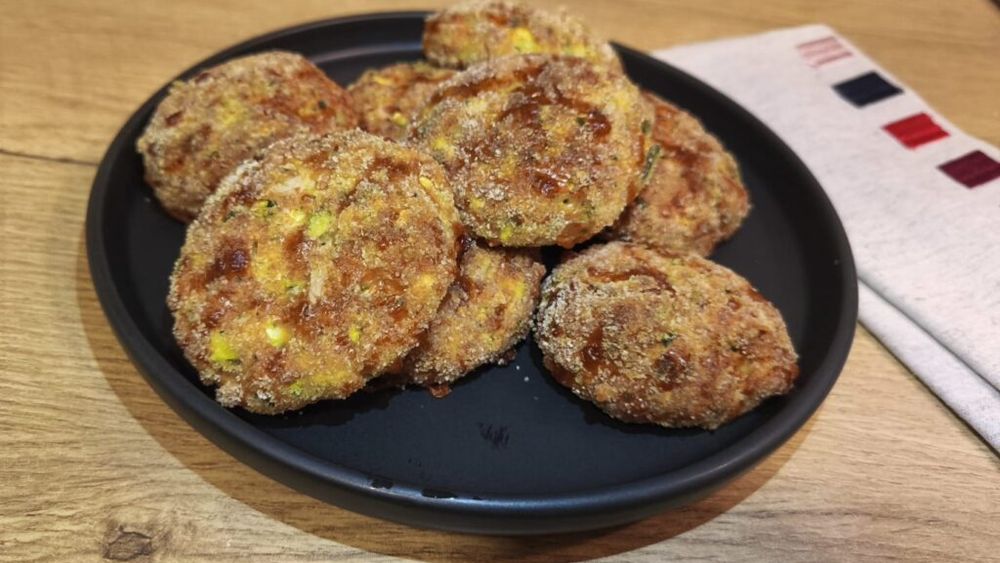 Chiftele de ton cu dovlecei și ierburi - o rețetă simplă, gustoasă și sănătoasă, un preparat mediteraneean perfect pentru orice sezon