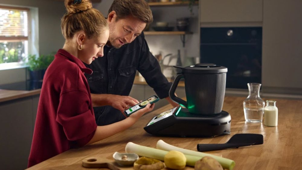 Noul model de robot Thermomix și în ce fel e diferit de modelele anterioare/ Cum ne simplifică munca în bucătărie un astfel de aparat