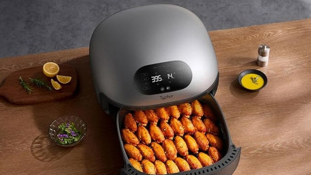Cum a evoluat friteuza cu aer cald și care sunt cele mai avansate funcții ale modelelor de ultimă generație/ Pot fi folosite pentru a găti simultan mai multe feluri de mâncare și ajung la temperaturi comparabile cu cuptoarele pentru pizza