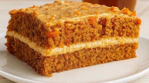 Prăjitura simplă cu morcov / Se prepară fără făină și e ideală pentru un mic dejun savuros