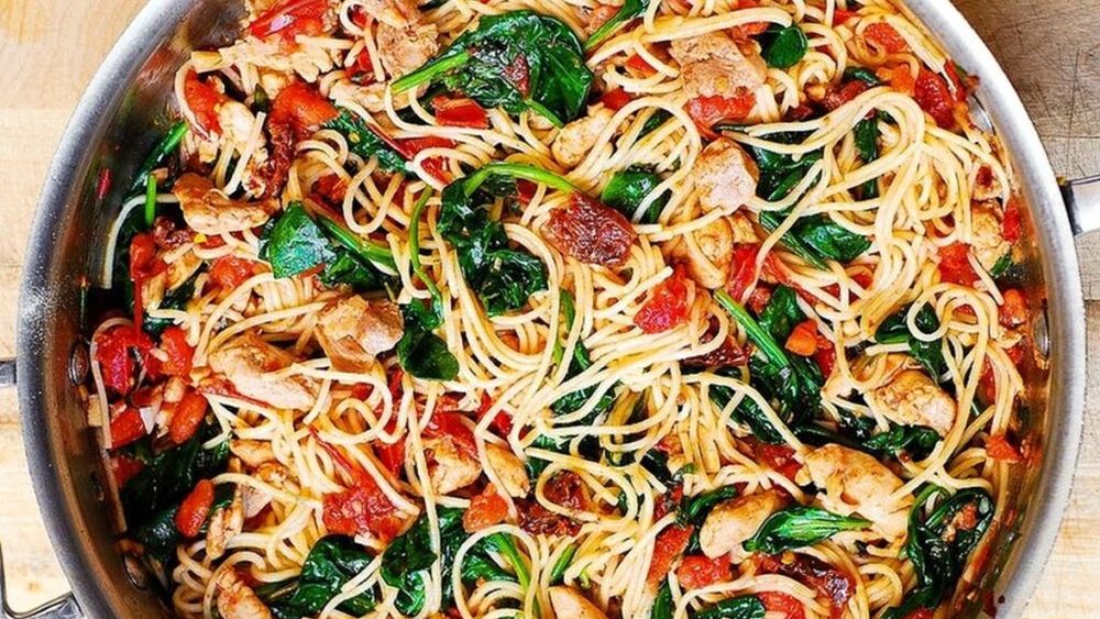 Trei rețete pentru o cină ușoară. Sunt rapid de preparat și chiar te-ar putea ajuta să slăbești