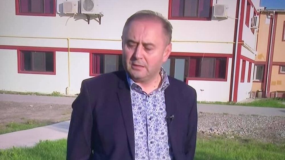 OFICIAL | DNA anunţă reţinerea omului de afaceri Fănel Bogos, acuzat că ar fi vrut să fie retrase sancţiuni aplicate fermei sale de pui, unde s-a constatat focar de salmoneloză, şi să determine schimbarea directorului DSVSA Vaslui