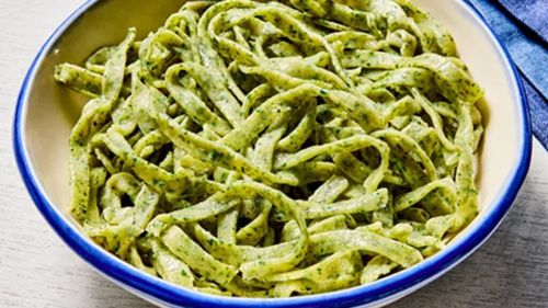 Paste proaspete cu spanac, făcute în casă / Cum obții culoare naturală, textură corectă și gust echilibrat într-o rețetă clasică