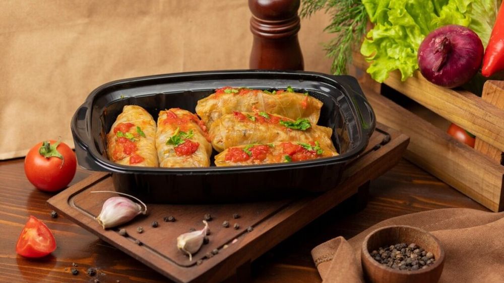 ABC în bucătărie | Regula de aur pentru cele mai bune sarmale/ Ce pun moldovencele în compoziție ca să nu se sfărâme în oală/ Rămân întregi și super gustoase