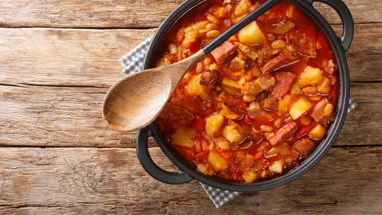 Zastoch: o supă de la Triest, la granița dintre Italia și Slovenia, care trebuie neapărat încercată când vine frigul. Conține cartofi, fasole și dovleac și arată mai mult ca o mâncare scăzută