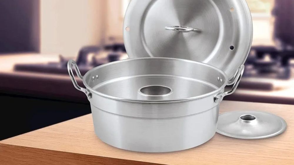 Fornetto Versilia: o oală-cuptor inventată în 1922 care funcționează pe același principiu ca al unui air fryer, doar că nu are jet de aer