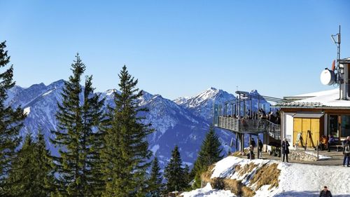 Proprietarii de restaurante și hoteluri din stațiunea bulgară Bansko își exprimă îngrijorarea cu privire la schimbarea monedei, din leva în euro, în noaptea de Revelion