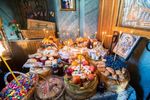Ce se dă de pomană de Sfântul Dumitru / Mere, nuci, colaci și „moși” din aluat, pentru sufletele celor plecați