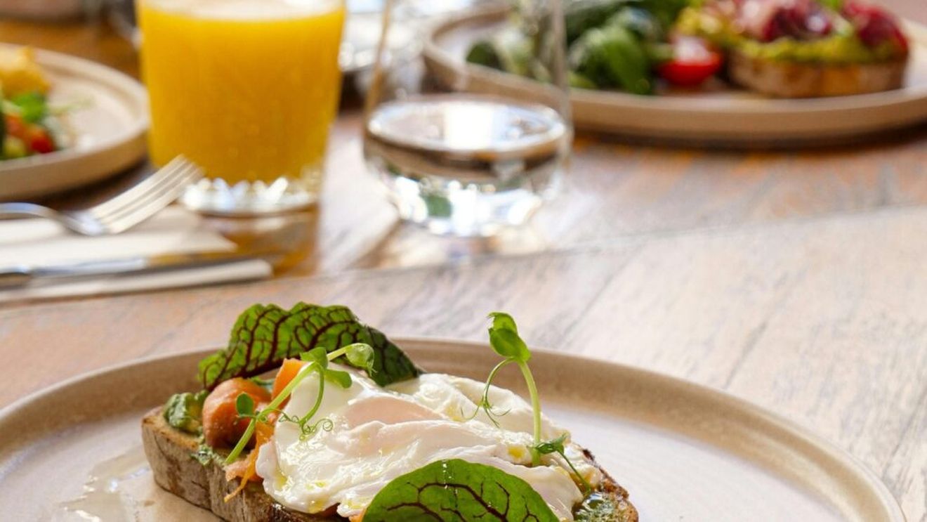 Aliment de bază pentru un mic dejun „sănătos”, asociat cu o creșterea accelerată a cazurilor de diabet / Specialiștii recomandă să consumați fructe întregi, în loc de suc de fructe, pentru a diminua riscul de diabet