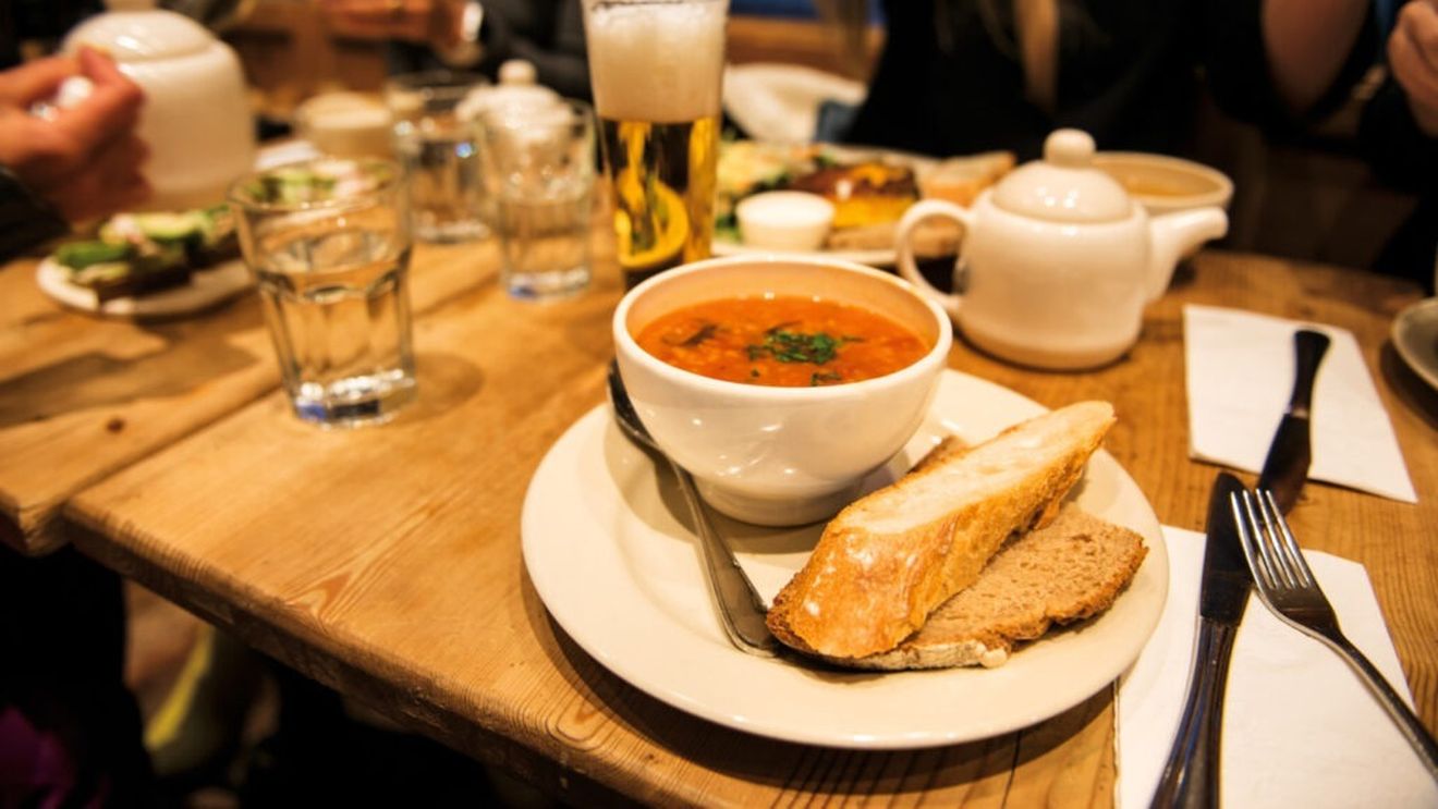 Noile tendințe în ce privește stilul de consum alimentar din HoReCa în Europa - obiceiuri care se schimbă, digitalizare, delivery, socializare, consum individual