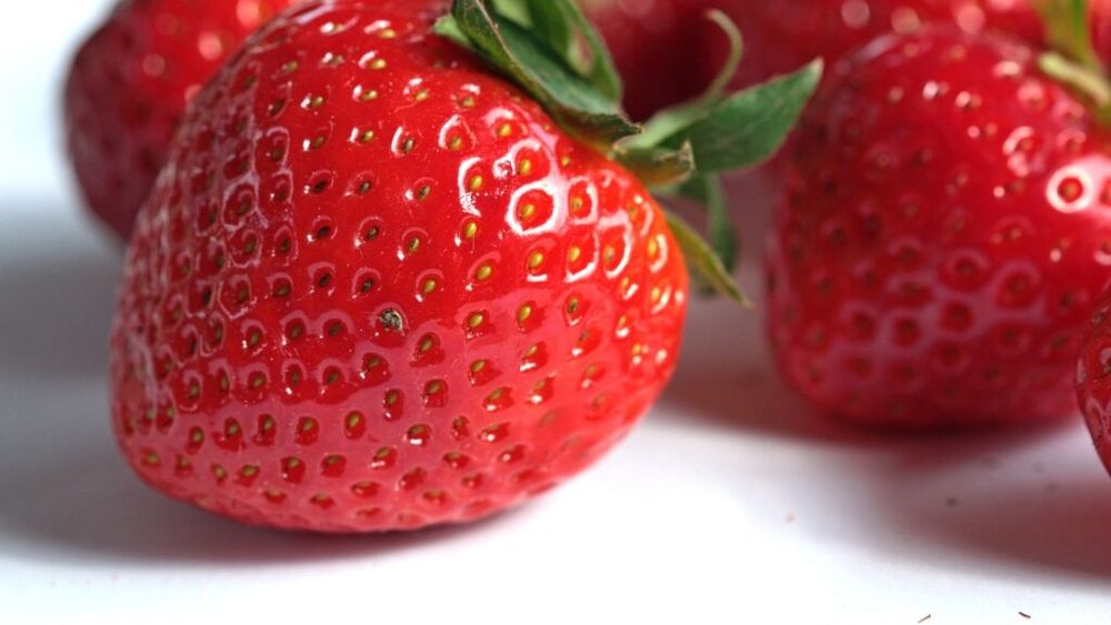 Compania din SUA care a dezvoltat prima fermă verticală de căpșuni va utiliza tehnologia AI / Aceasta va produce peste 2 milioane de kilograme de căpșuni, anual