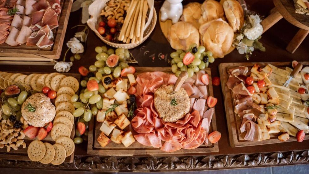 Sunt student, ce mănânc? Maria: „Nu respect nicio oră, uneori nici nu mănânc dimineața sau seara, uneori nu mănânc nici la prânz... E un haos absolut” / Tânăra face multă risipă de mâncare, pentru că atunci când merge la cumpărături achiziționează prea multe alimente