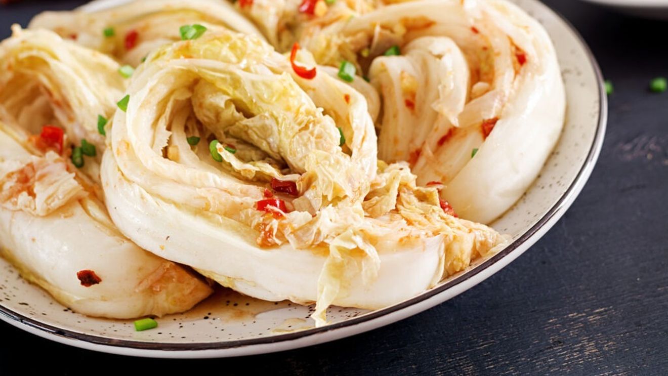 Kimchi ar putea susține sistemul imunitar, sugerează ultimele studii / Adulții supraponderali care au consumat pulbere de kimchi au prezentat modificări benefice ale activității celulelor imune