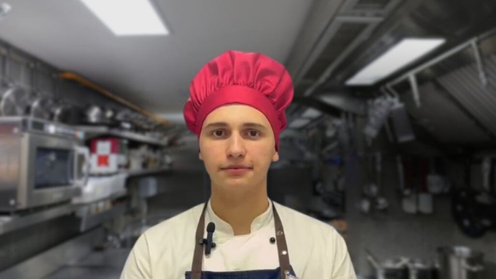 INTERVIU - VIDEO | La doar 16 ani, Gabriel deja stăpânește bucătăria: „Văzându-i pe părinții mei cum gătesc, am zis să încerc și eu”