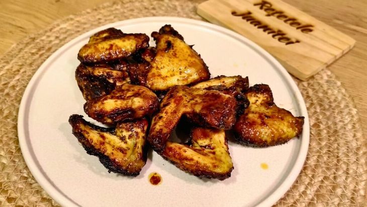 VIDEO | Rețetele Juanitei | Aripioare marinate și gătite la cuptor/friteuză, după rețeta unui chef celebru cu stele Michelin