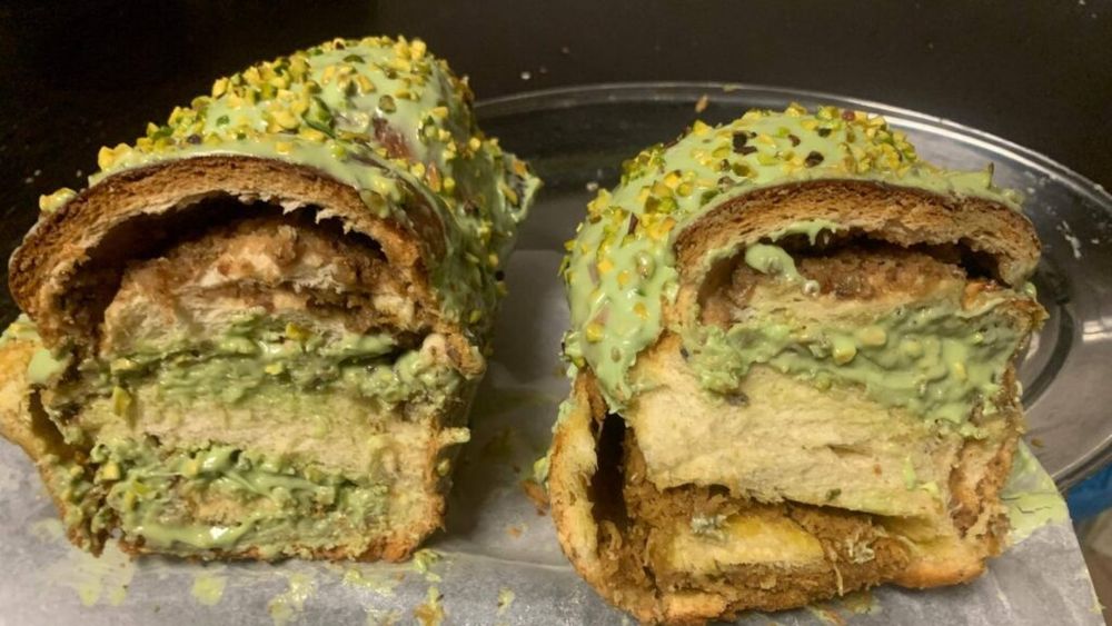 Cozonacul Dubai, o nouă delicatesă de Crăciun. Conține fistic și kataif și se vinde cu 100 de lei kilogramul