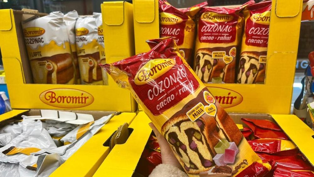 ANALIZĂ LA RAFT | Cu cât se vând cozonaciii în magazinele din București, înainte de Crăciun / Oferte sunt pentru toate buzunarele: de la 10,99 la 46,99 de lei / Nu lipsește nici Cozonacul Dubai, care se comercializează cu 33,99 lei