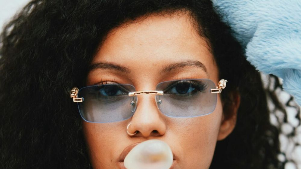 Ce se întâmplă dacă înghiți guma de mestecat?/ Un gastroenterolog demolează mituri și explică potențialele riscuri ale înghițirii, accidentale, a acestui produs nedigerabil