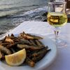 Cât costă o masă în Thassos în vara lui 2026. O familie cu trei copii a plătit aproape 600 de lei pentru o cină completă