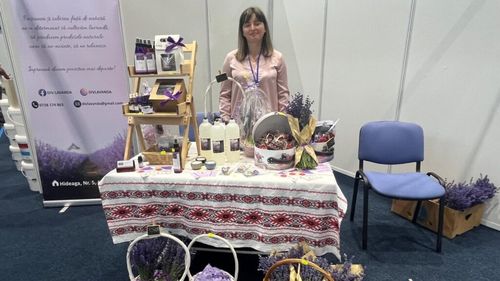 Marea problemă a micilor producători: „Piața de desfacere poate fi o provocare” / Familia Dragoș și-a deschis o afacere cu produse pe bază de lavandă cu banii de la nuntă