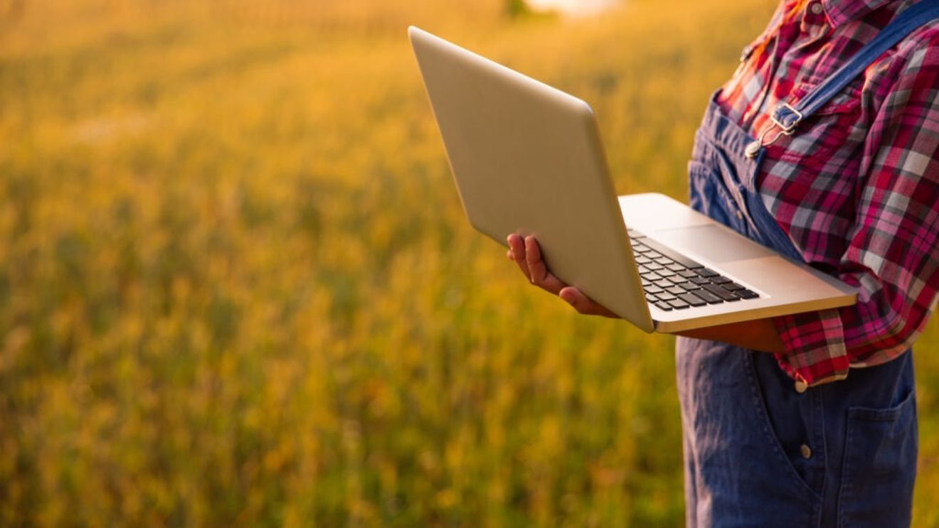 Cinci echipe de studenți, din Cluj și Iași, au ajuns în finala competiției Digital AgriChallenge / Participanți s-au întrecut inclusiv la folosirea unui program software pentru managementul fermelor