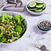 Salată cu castraveți și edamame, gata în 10 minute. Rețeta răcoritoare, bogată în proteine, perfectă pentru zilele călduroase